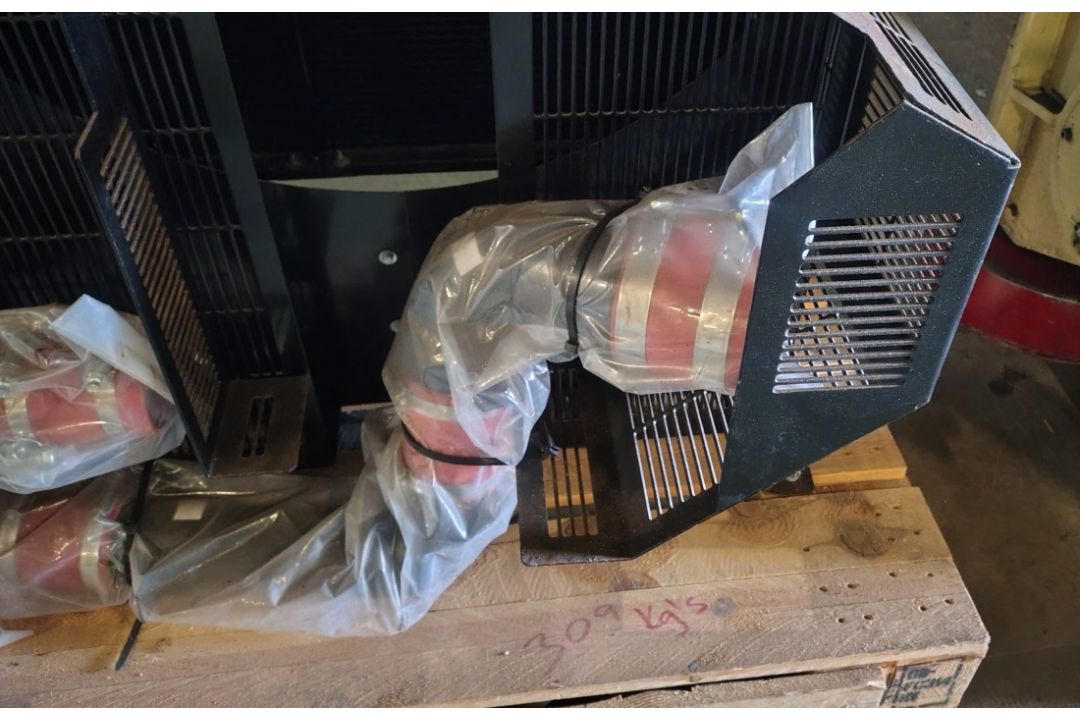Large black industrial radiator with hoses - W 1230 x D 690 x H 1550mm - Image 5 of 7