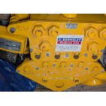 J Barnsley Cranes Ltd YHSY/32 manual chain hoist - full details in the description