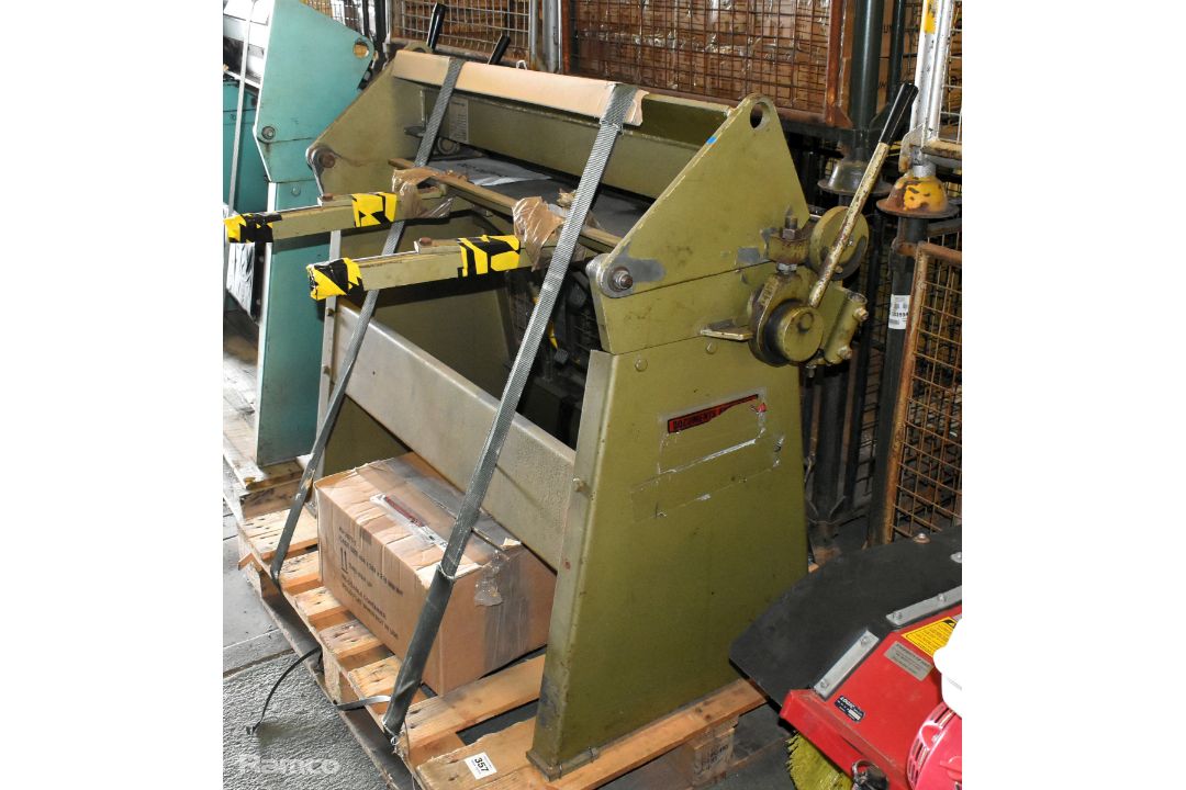 Edwards Truefold U/C 316 folding machine with spares and attachments (as pictured) - Image 2 of 7