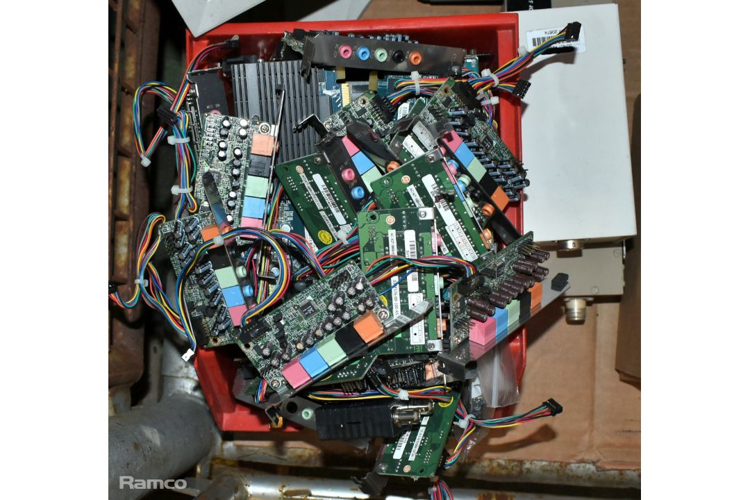 Audio visual mixed accessories - Pilkington fibre-optic receiver, Iiyama monitor & more - see desc. - Image 4 of 8