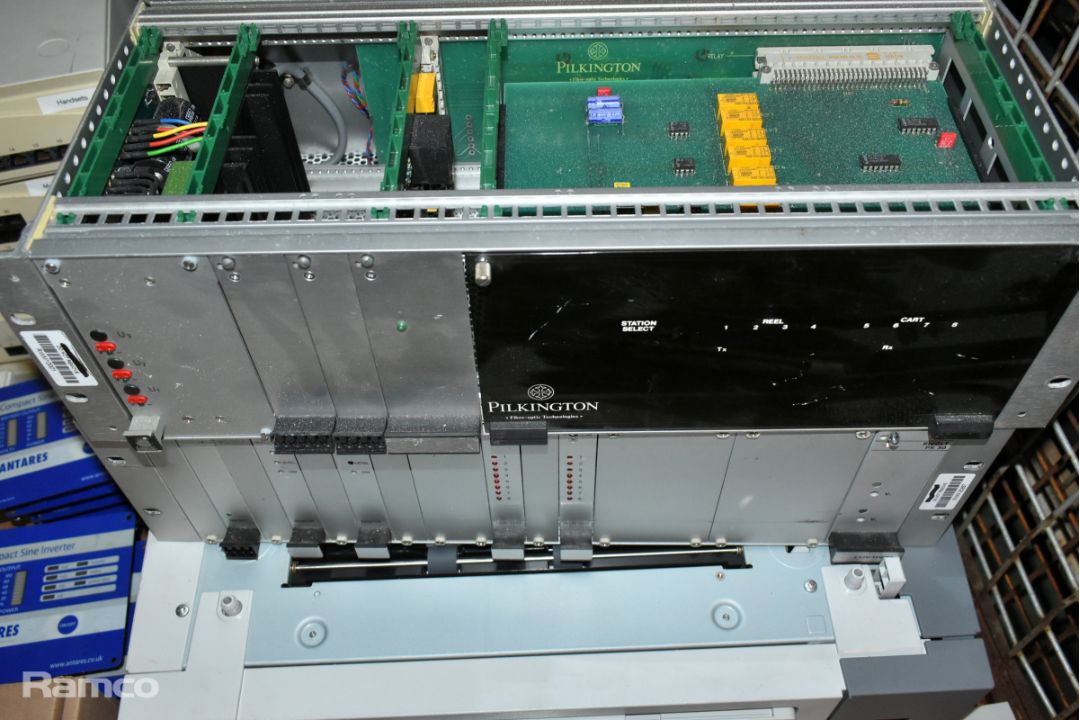 Audio visual mixed accessories - Pilkington fibre-optic receiver, Iiyama monitor & more - see desc. - Image 6 of 8
