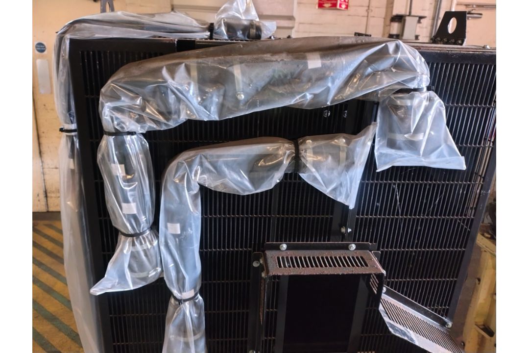 Large black industrial radiator with hoses - W 1230 x D 690 x H 1550mm - Image 6 of 7