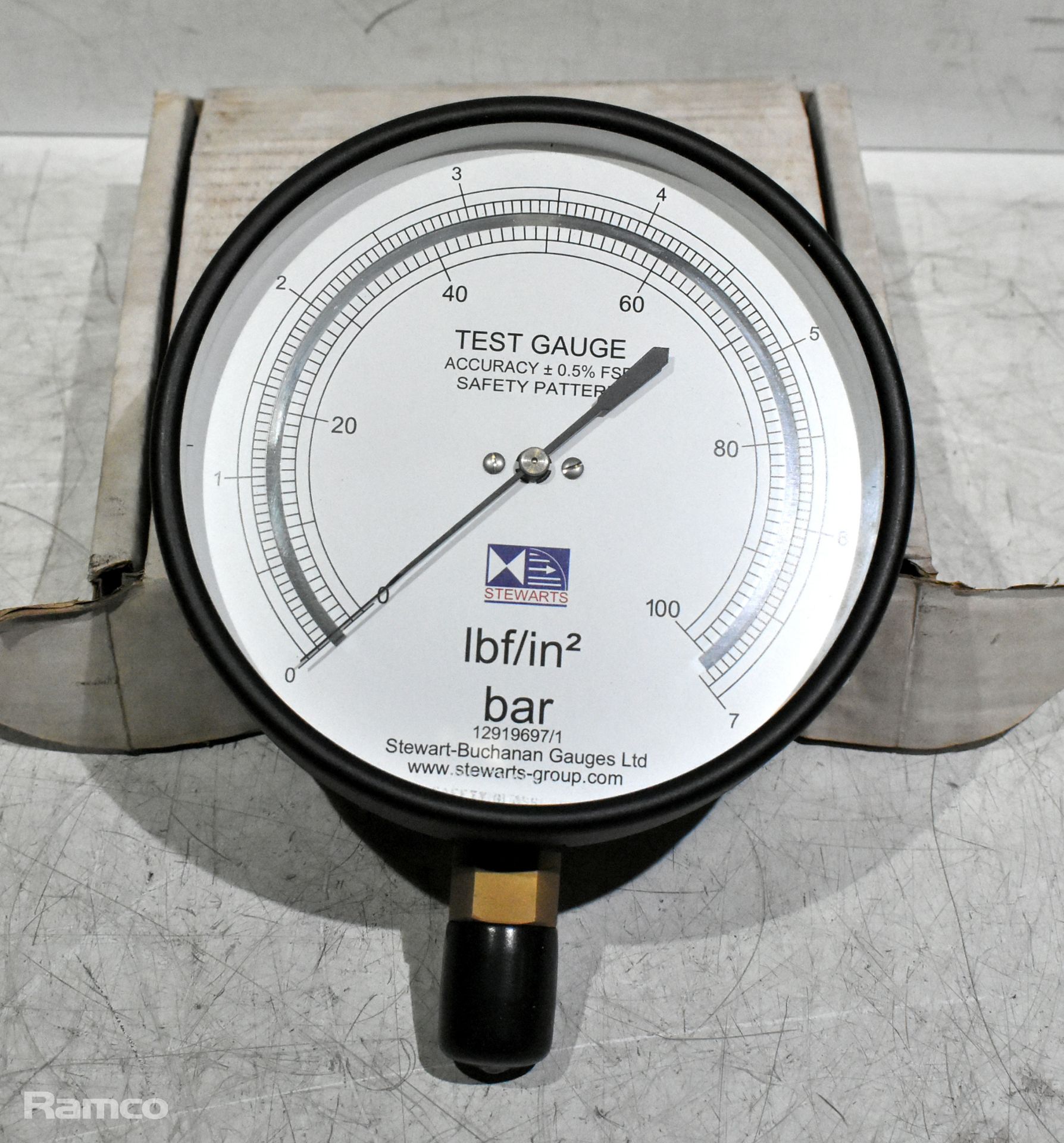 Workshop equipment and consumables - tripods, ratchets, corded angle grinder, gauges - Image 9 of 10