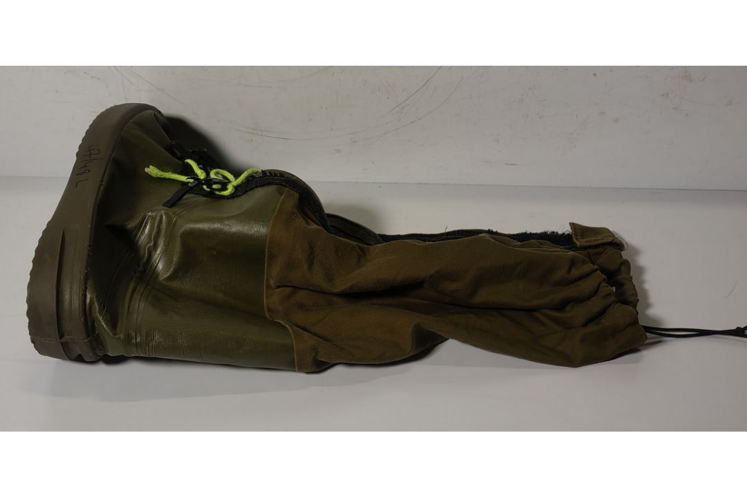 Various types of ex-military hardware and accessories - 124kg – may require repair / be incomplete - Image 22 of 25