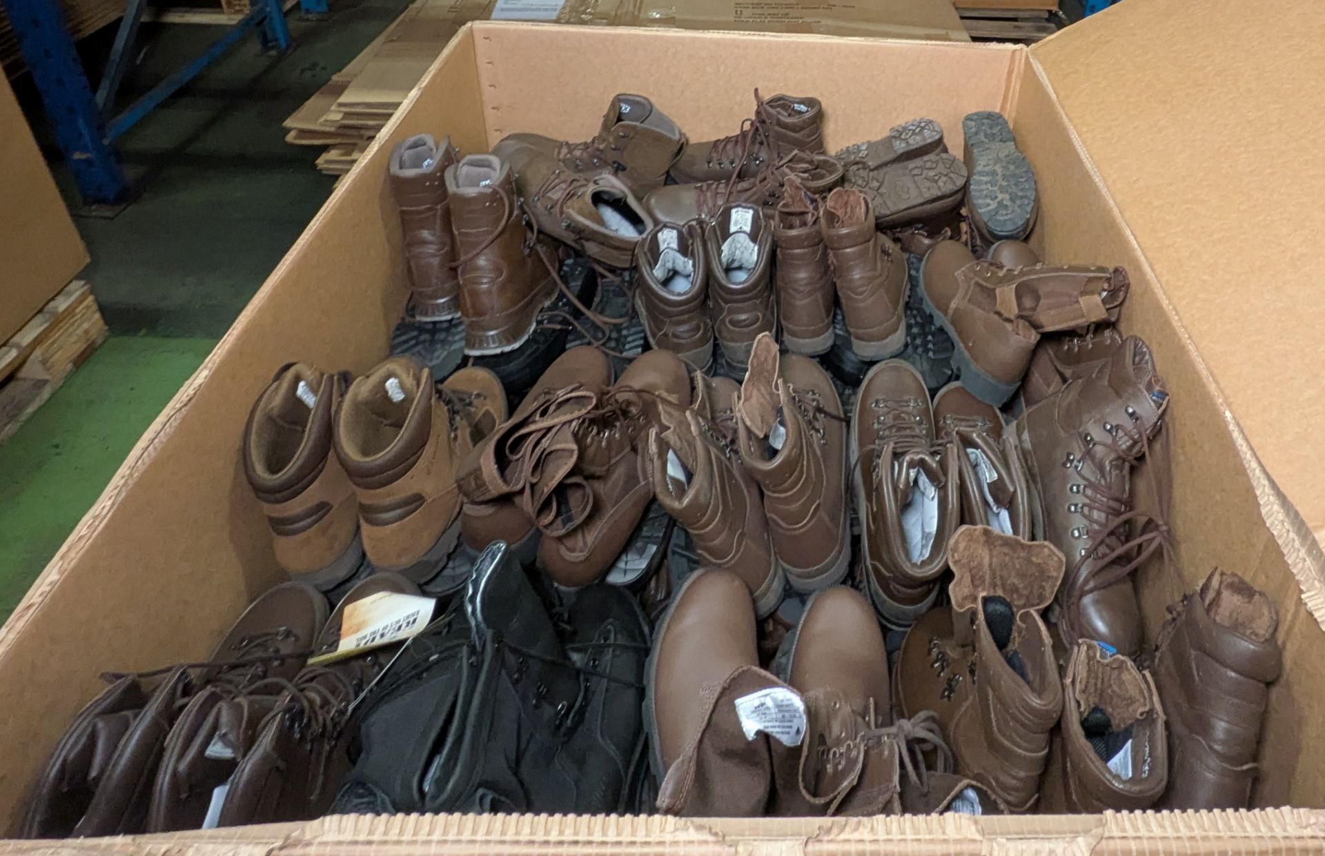 50x pairs of grade 1 various combat boots - may include - Magnum, YDS, Haix - mixed sizes - Image 13 of 14