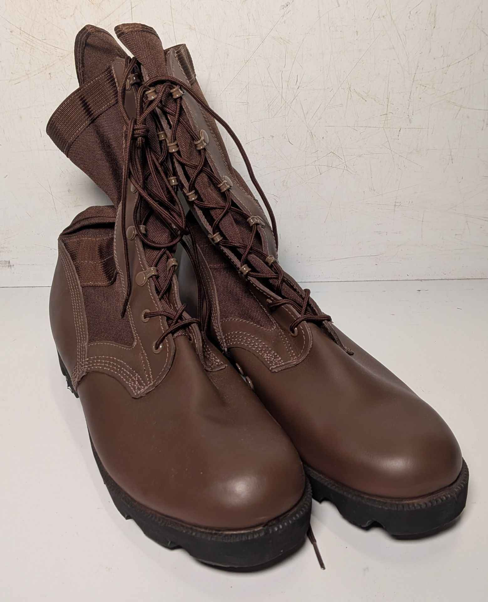 50x pairs of grade 1 various combat boots - may include - Magnum, YDS, Haix - mixed sizes - Image 4 of 14