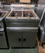 Lincat J10/N free standing twin tank natural gas fryer - W 600 x D 700 x H 1070mm