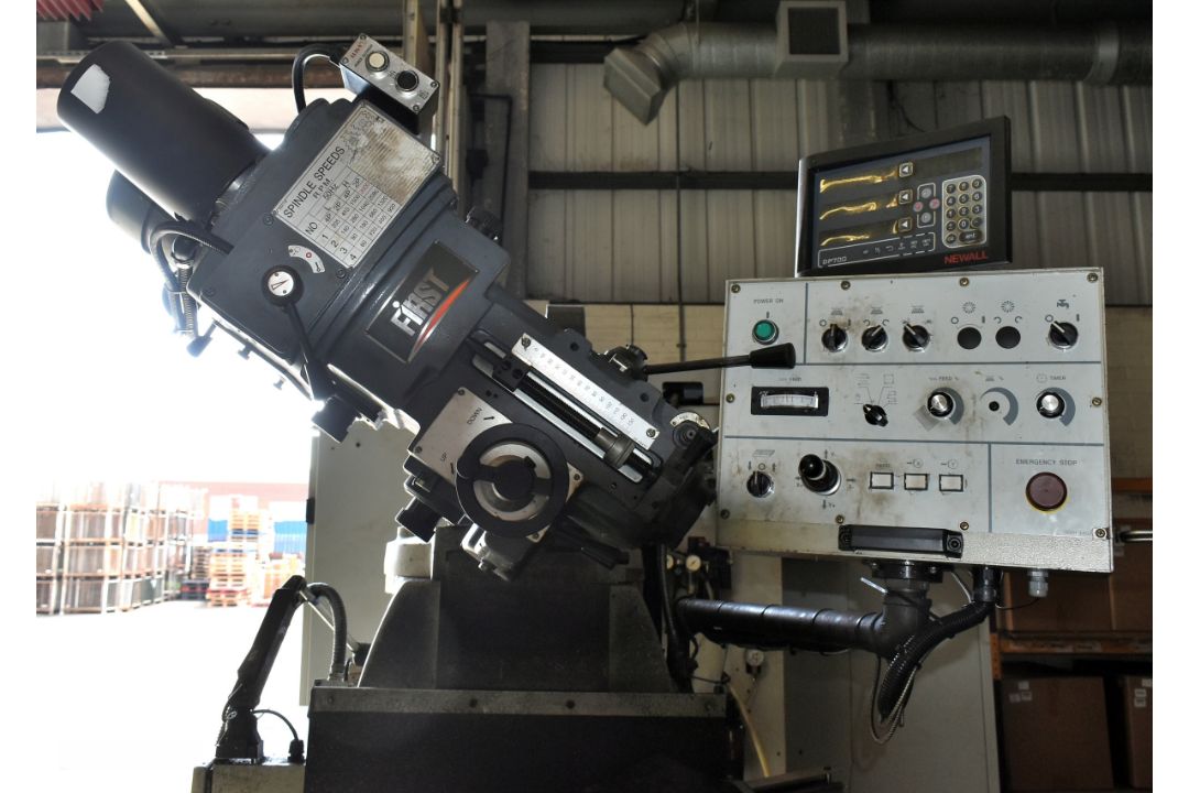 First Long Chang LC-205VSD milling machine - full details in the description - Image 5 of 15