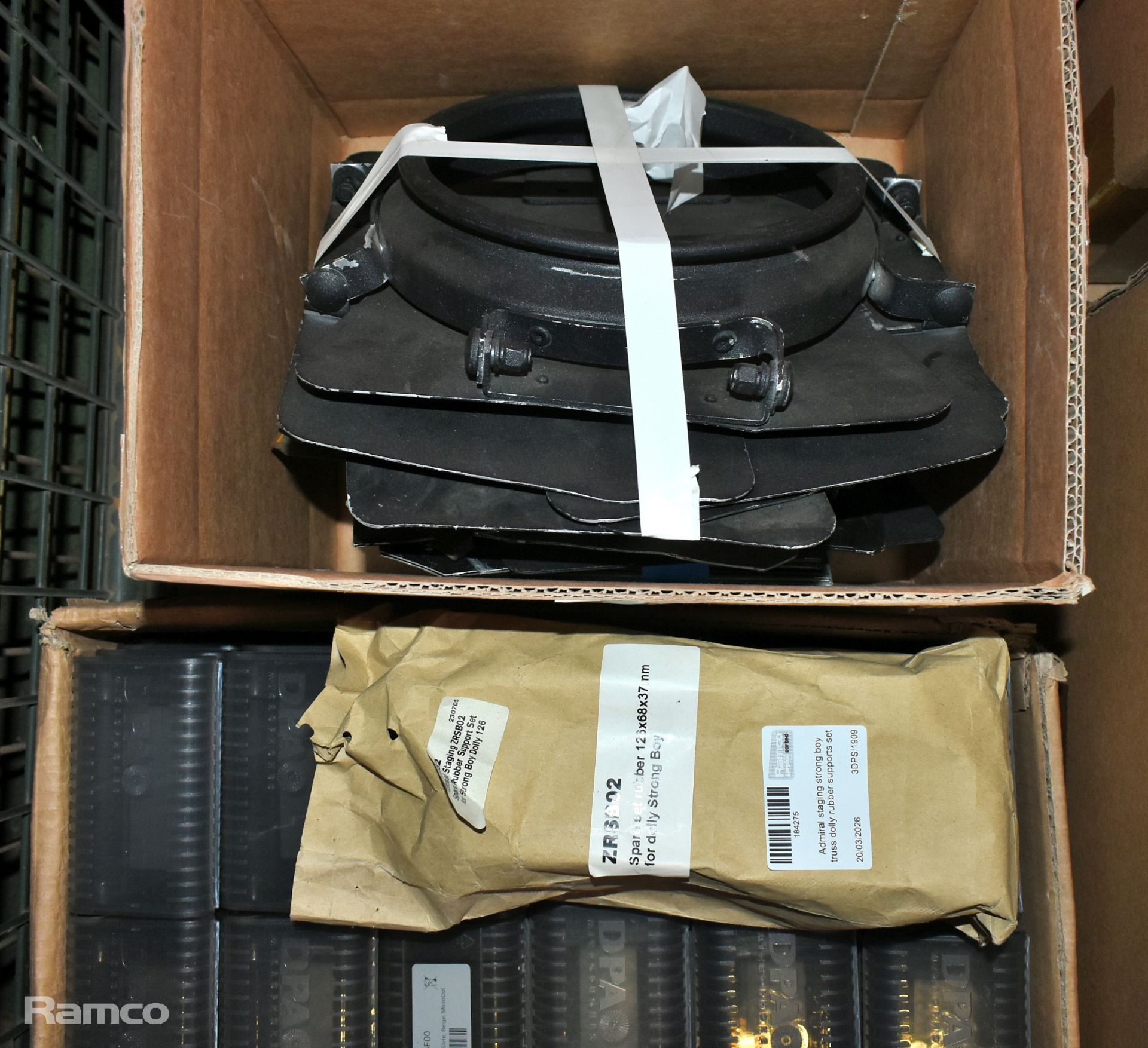 Staging Equipment - Starlette Fresnel barn doors, mixed colour frame & much more - see description - Image 3 of 7
