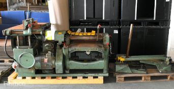 Dominion 25124 Supreme Elliot Woodworker circular saw and planer with some loose supports and parts