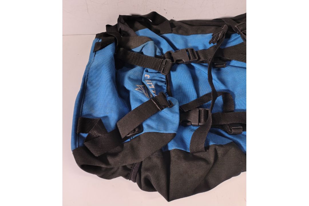 Mixed bags - rucksacks, holdalls - may require repair or be as spares - 124kg - Image 2 of 10