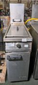 Falcon single basket fryer - W 300 x D 800 x H 1210mm - no model number