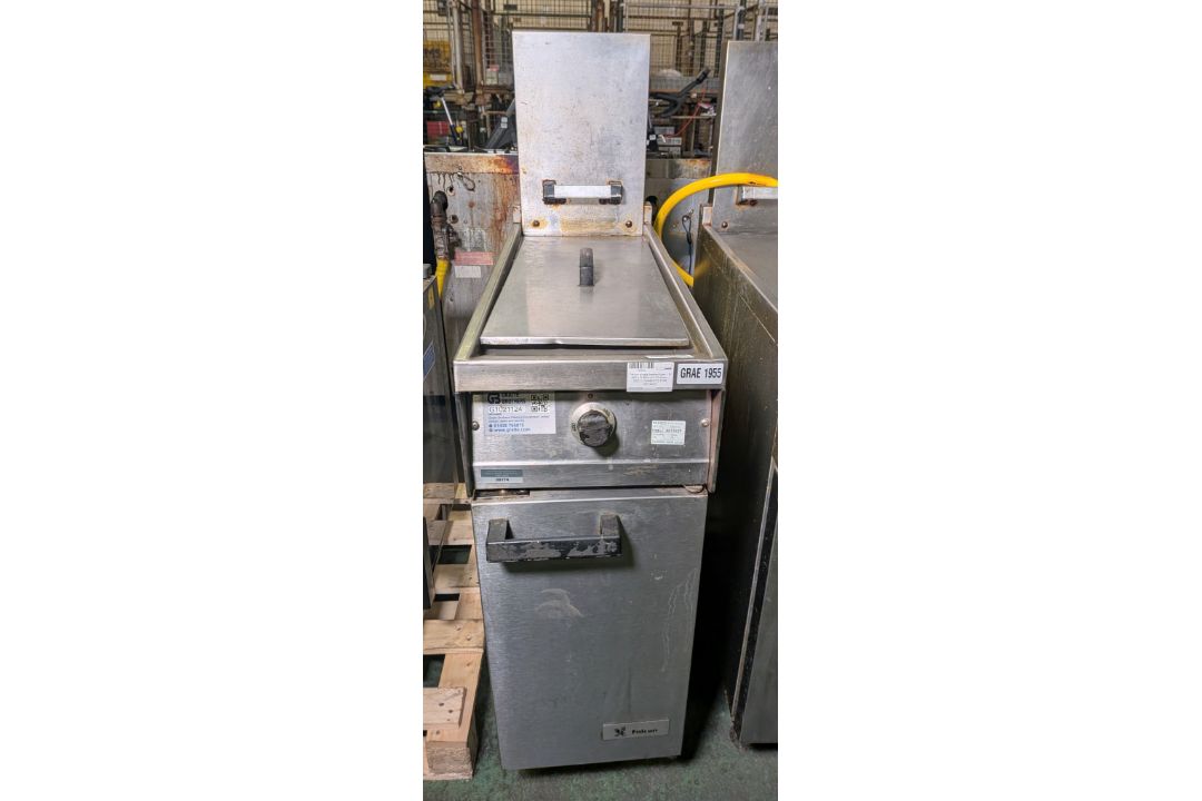 Falcon single basket fryer - W 300 x D 800 x H 1210mm - no model number - Image 1 of 14