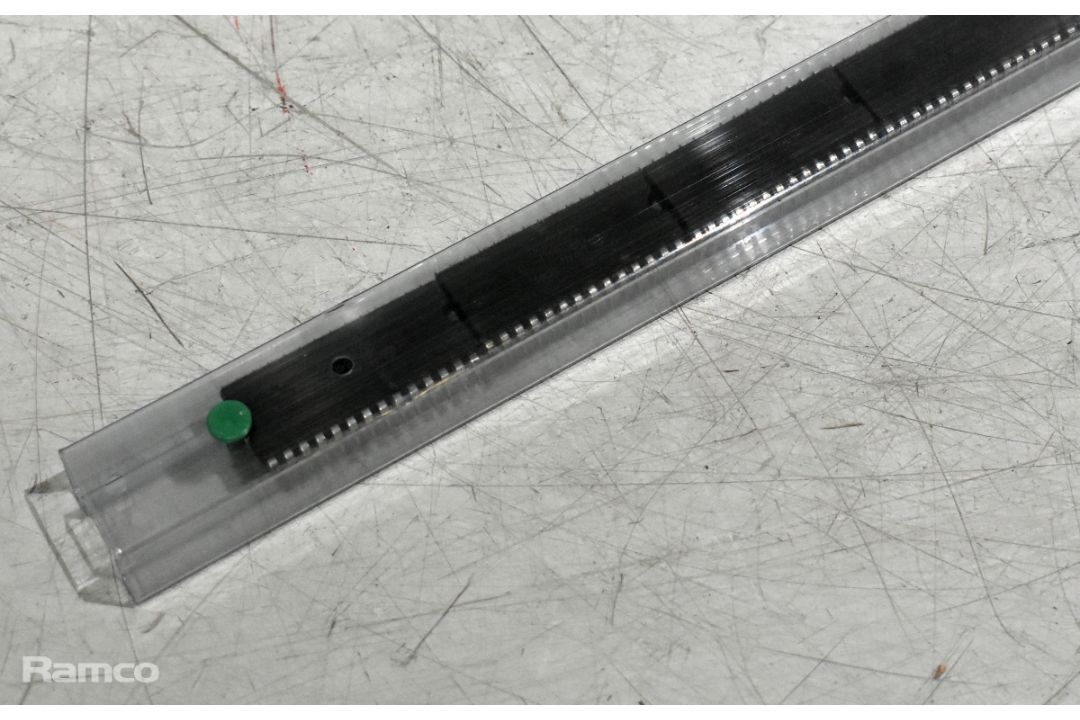 74x 8464-10L integrated circuits (3808-0003) - Image 2 of 2