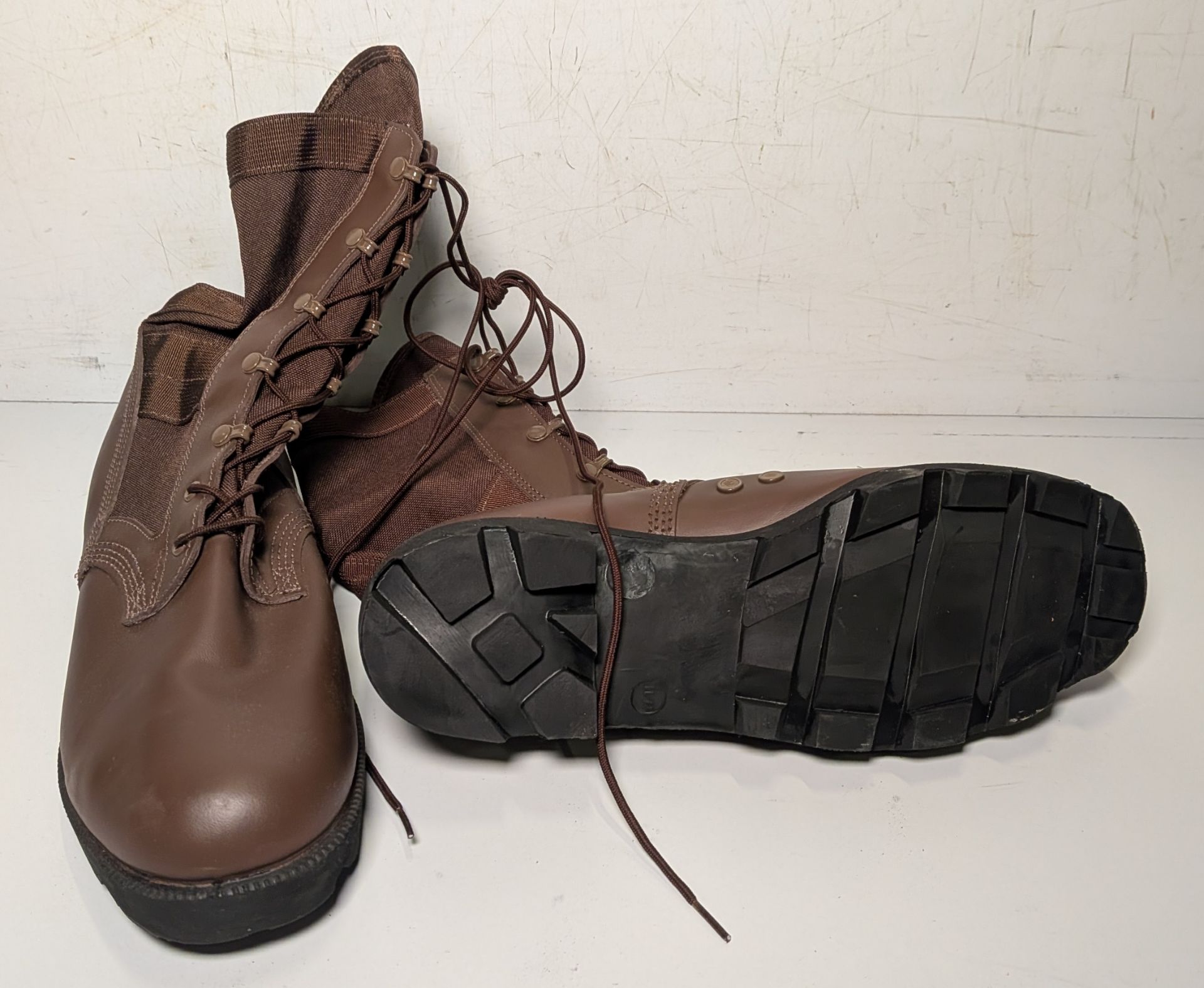 50x pairs of grade 1 various combat boots - may include - Magnum, YDS, Haix - mixed sizes - Image 5 of 14