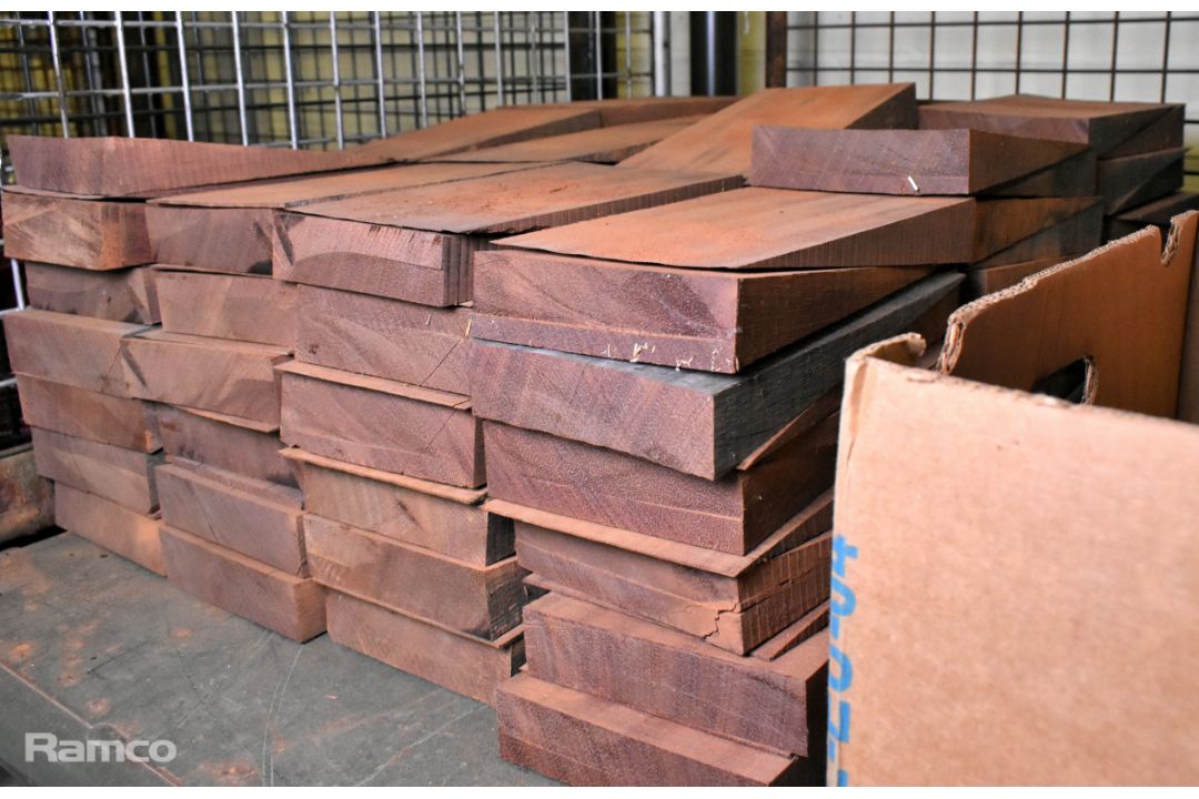 Softwood small tapered round plug and 2 sizes hardwood wedges - Image 2 of 7