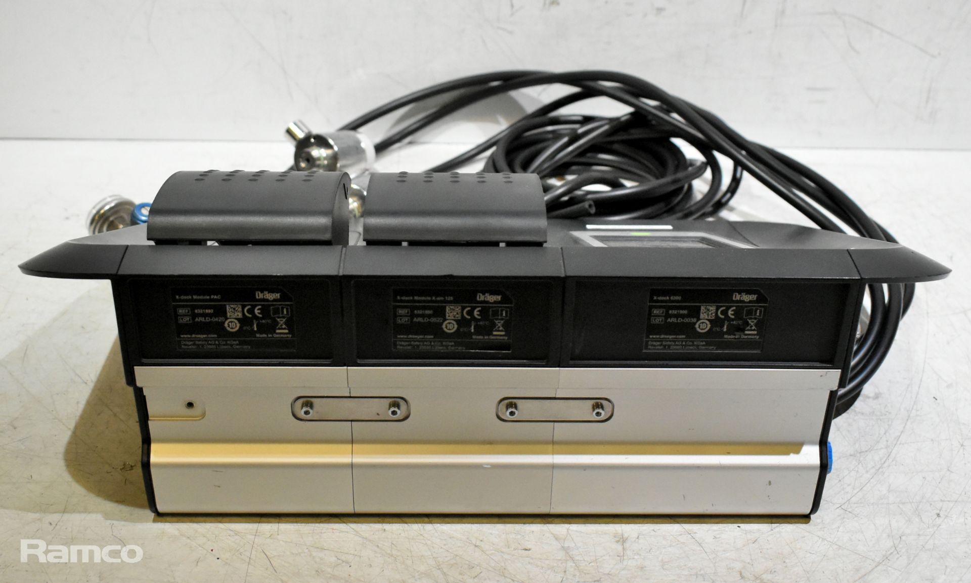 Drager X-Dock 6300 gas monitor tester with 3x regulators, PSU unit, manual and black peli case - Image 5 of 8