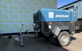 Doosan 7/41G 140cfm compressor 6kVA generator - 2014 model - full detail and spec in the description
