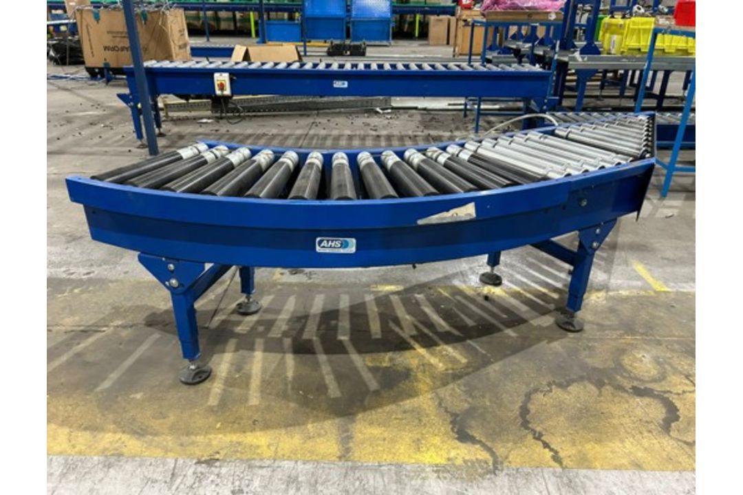 4x intersection bend roller conveyors approx 2.5m L x 0.48m W x 0.52m H - Image 1 of 2