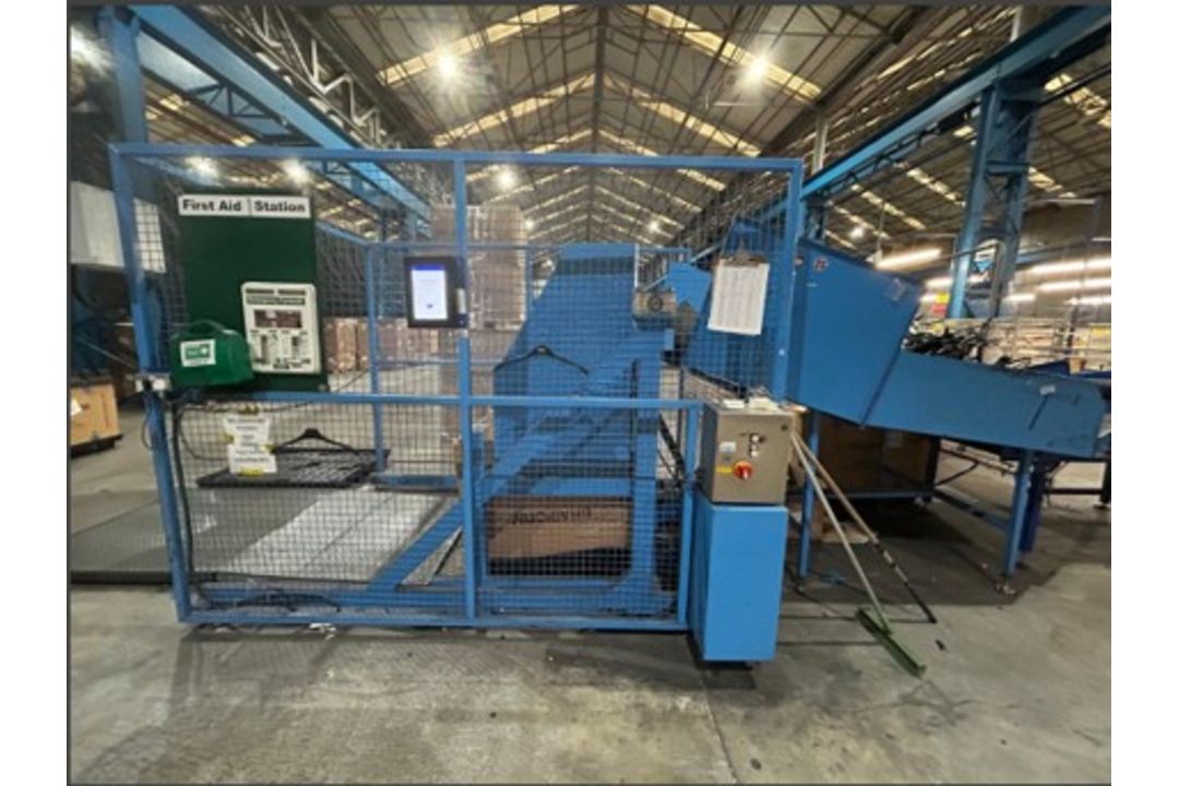 Box tipper including outfeed chute and safety cage approx 5.6m L x 2.0m W x 2.2m H includes scales - Image 3 of 3