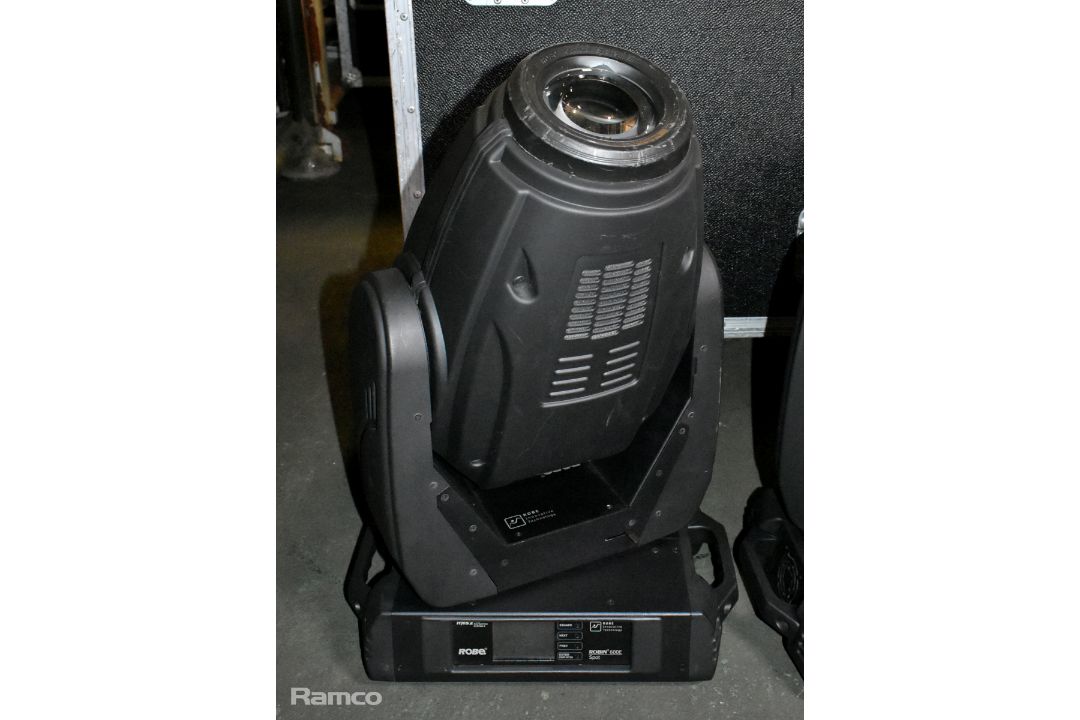 2x Robe Robin 600 spot lights in wheeled flight case - W 820 x D 590 x H 870mm - Image 7 of 13