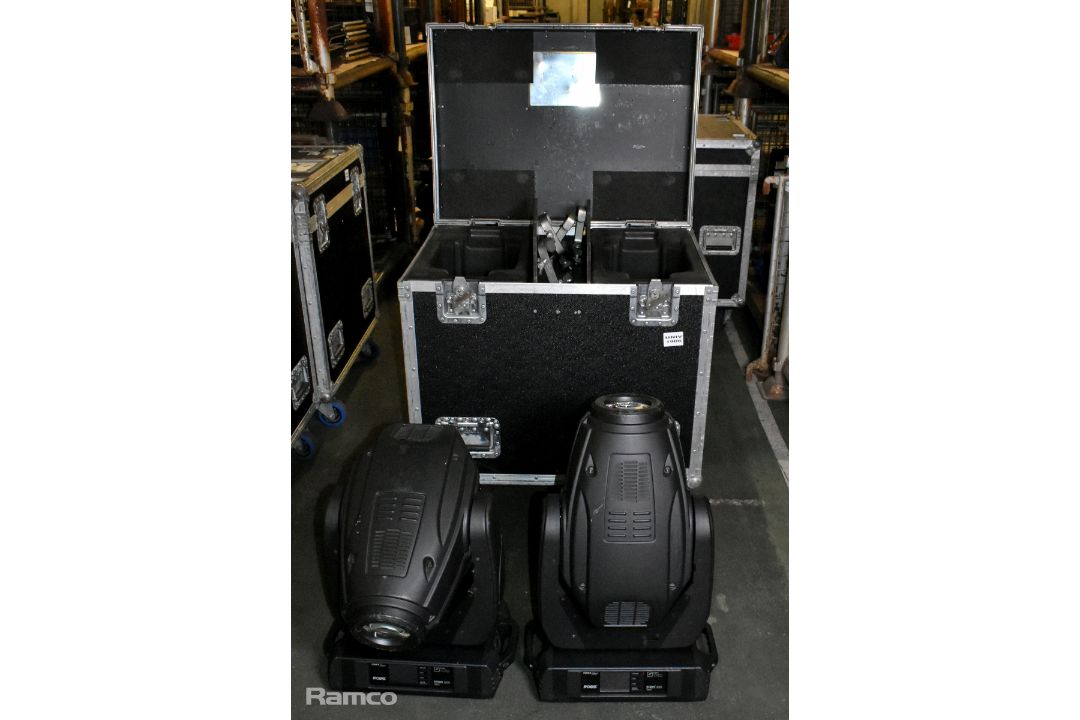 2x Robe Robin 600 spot lights in wheeled flight case - W 820 x D 590 x H 870mm - Image 1 of 12