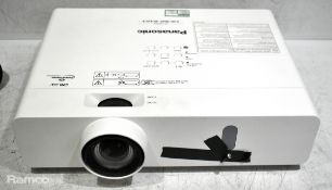 Panasonic VW360 WXGA LCD projector with bag - W 400 x D 320 x H 140mm - (lens damaged) - SPARES