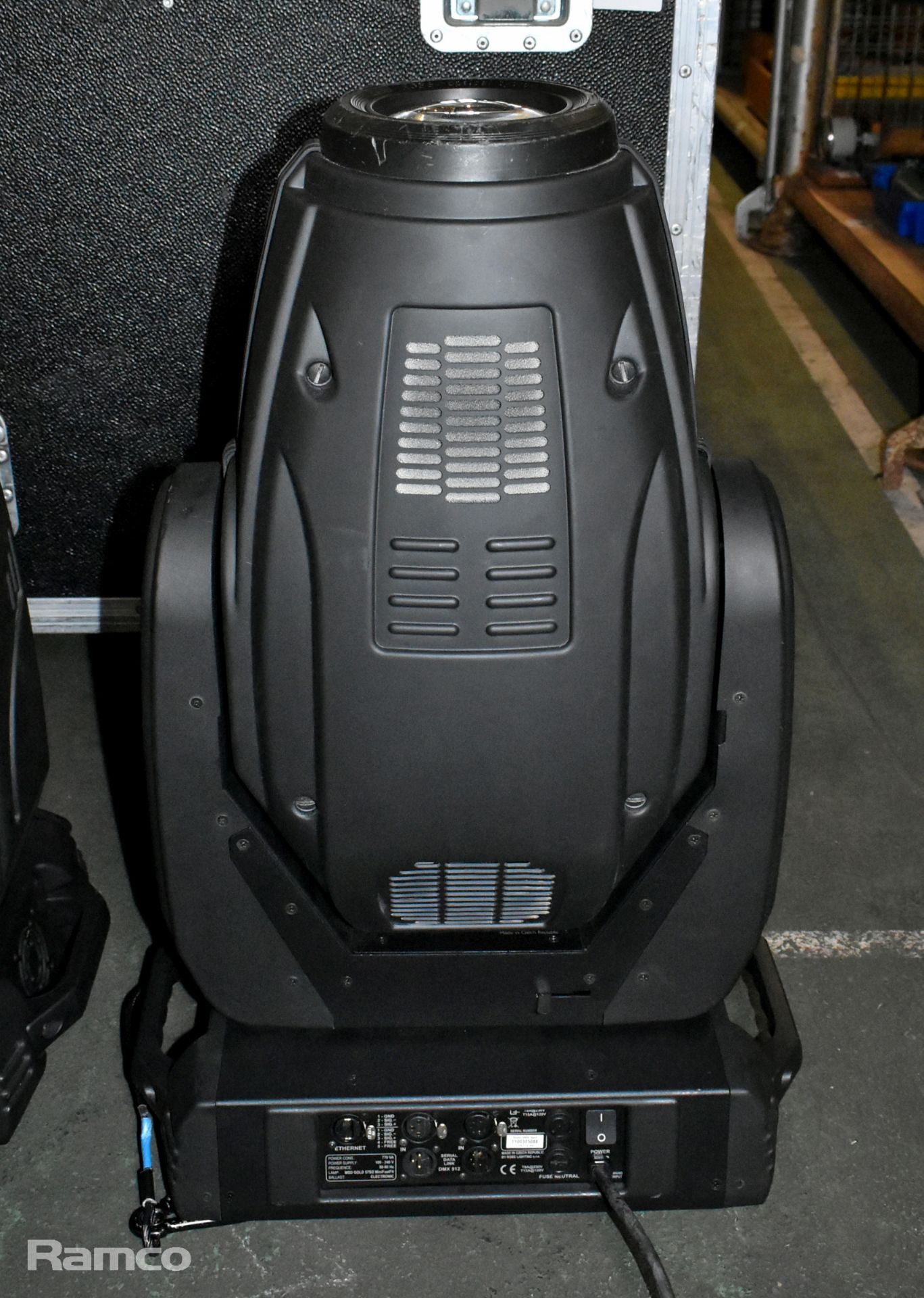 2x Robe Robin 600 spot lights (1x faulty lens) in wheeled flight case - W 820 x D 590 x H 870mm - Image 4 of 12