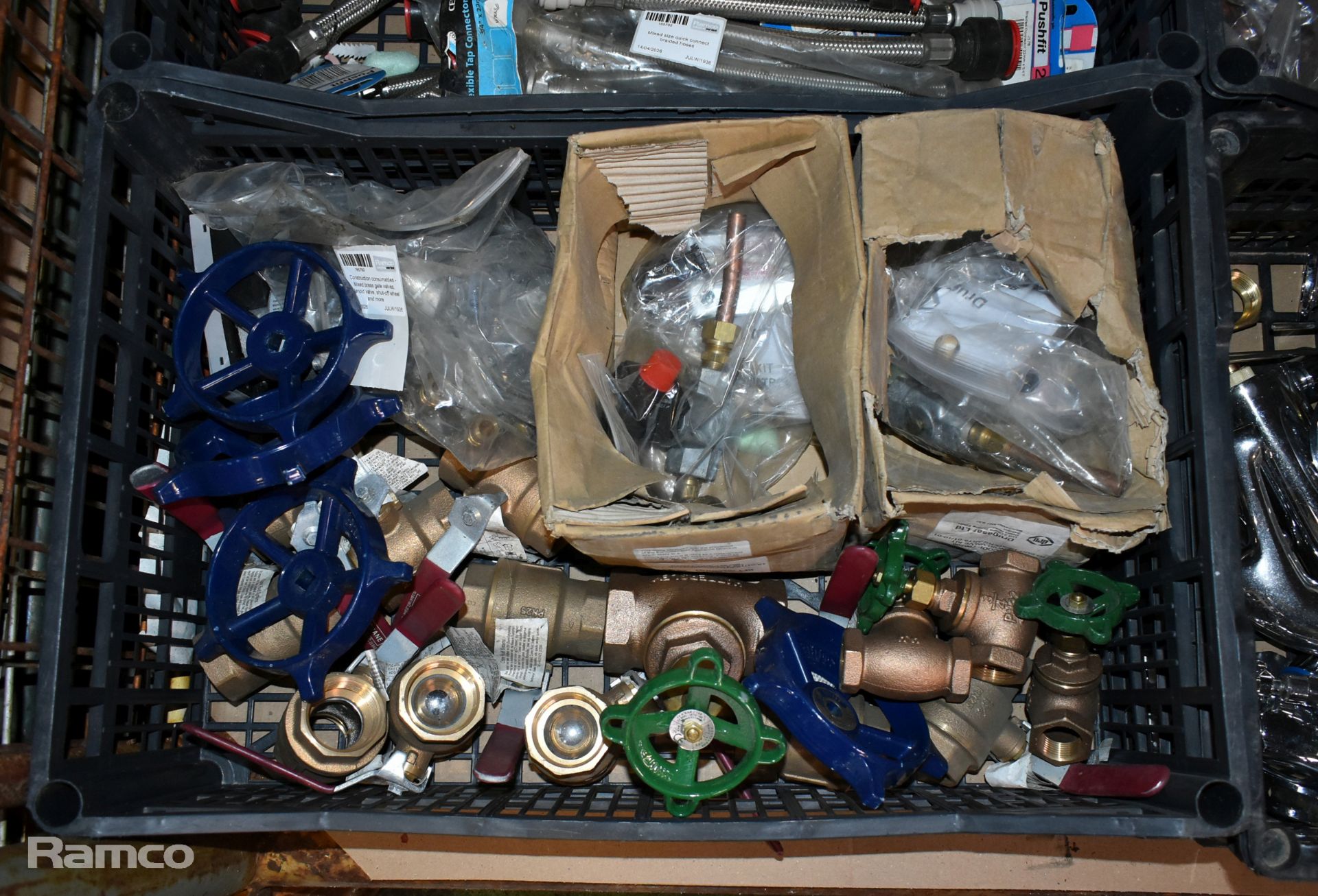 Mixed size quick connect braided hoses, Mixed copper pipe connectors & much more - see desc. - Image 2 of 15