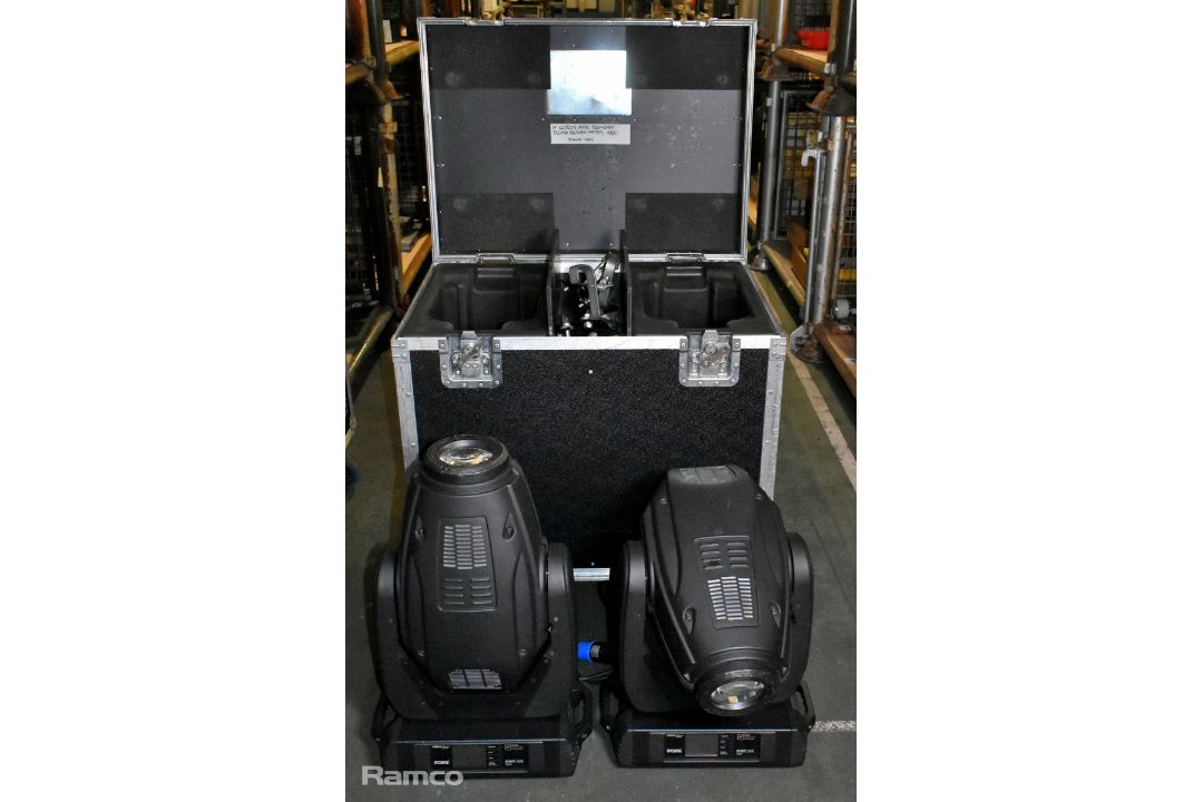 2x Robe Robin 600 spot lights in wheeled flight case - W 820 x D 590 x H 870mm - Image 1 of 12