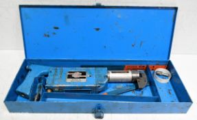 Cengar CL 05/75 pneumatic saw with spare blades and metal case - L 410 x W 41 x H 134mm