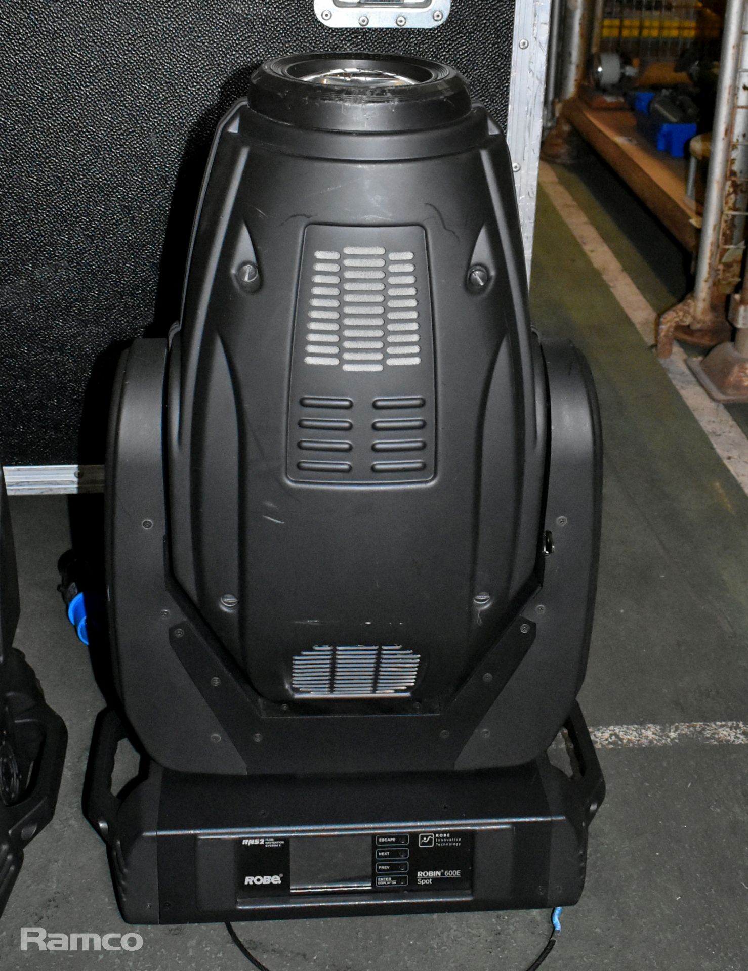 2x Robe Robin 600 spot lights (1x faulty lens) in wheeled flight case - W 820 x D 590 x H 870mm - Image 2 of 12