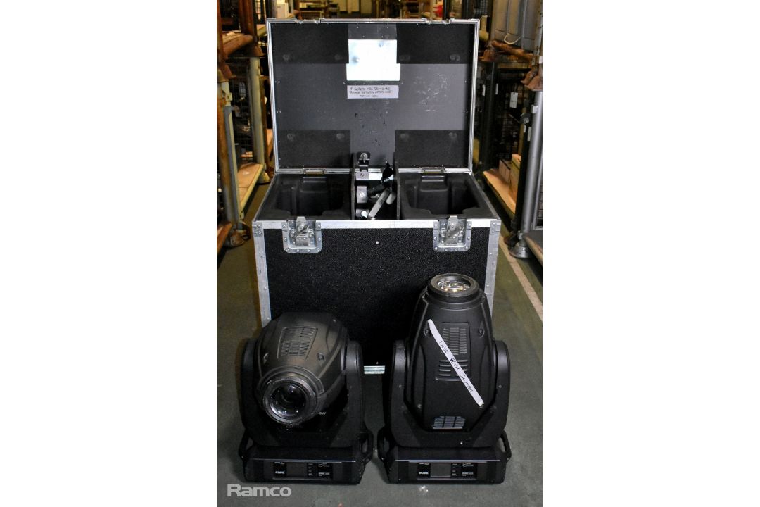 2x Robe Robin 600 spot lights (1x faulty shutter) in wheeled flight case - W 820 x D 590 x H 870mm - Image 1 of 11