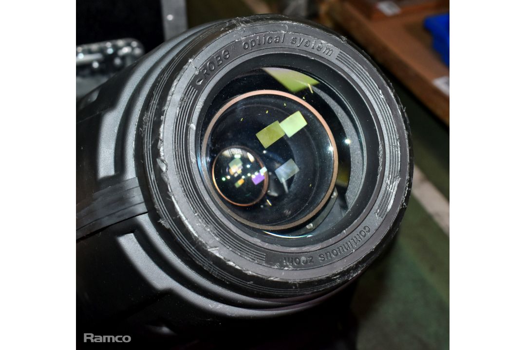 2x Robe Robin 600 spot lights in wheeled flight case - W 820 x D 590 x H 870mm - Image 4 of 12