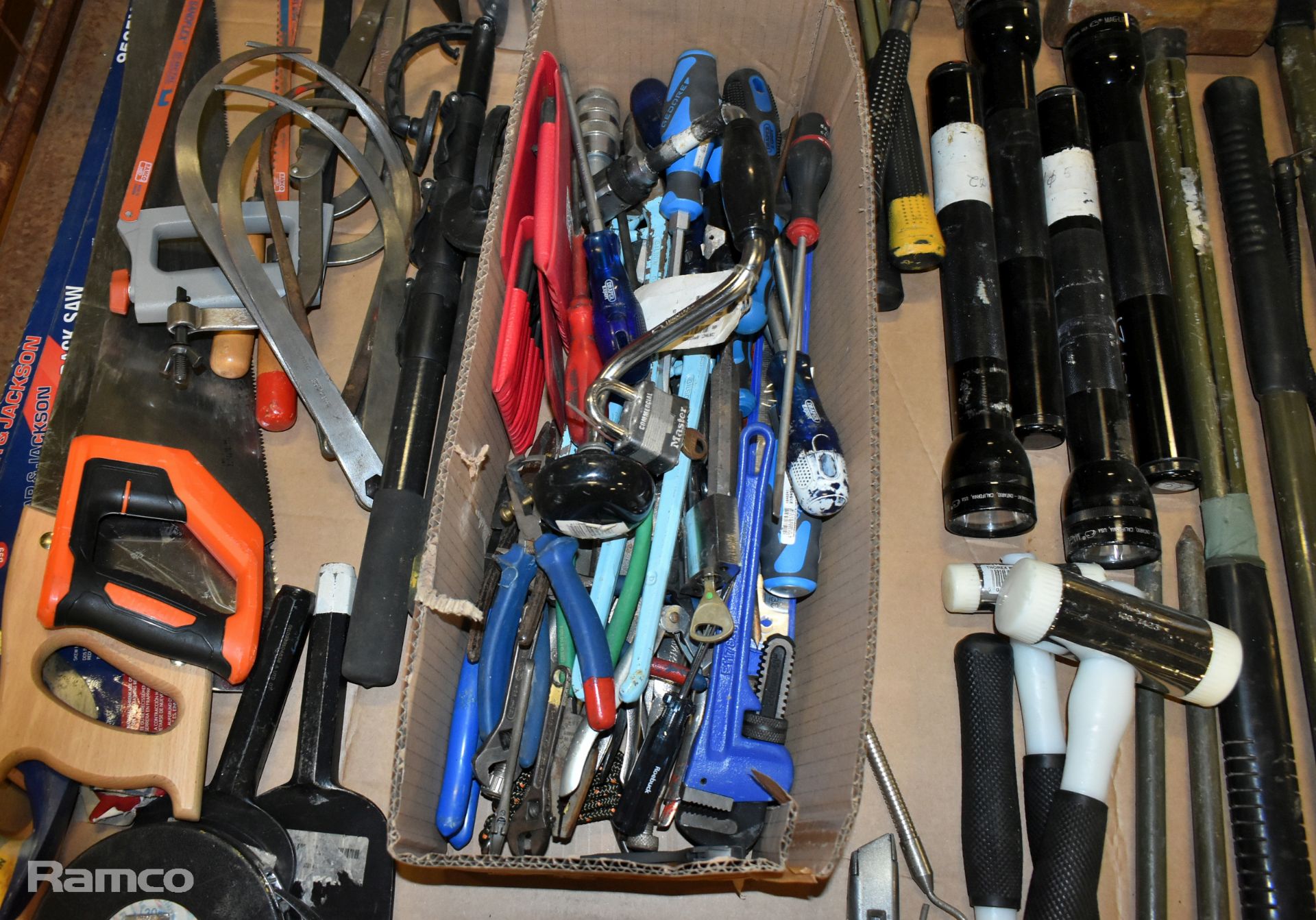 Mixed hand tools - hand drill, hand hammer, pliers, hand wire strippers, hand chisel and more - Image 4 of 6