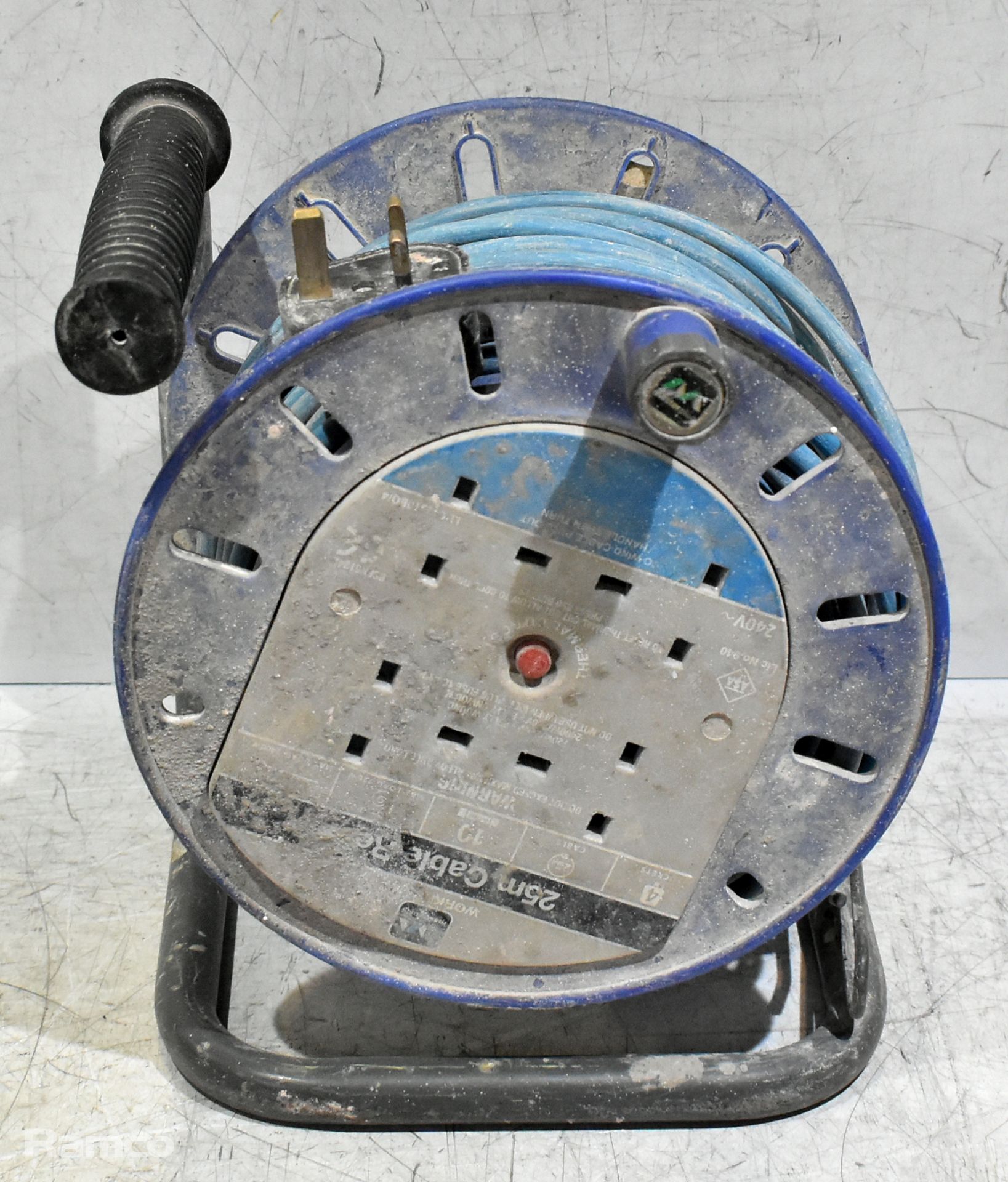 11x mixed 13A extension leads - SPARES OR REPAIRS (information provided by the client) - Image 6 of 7