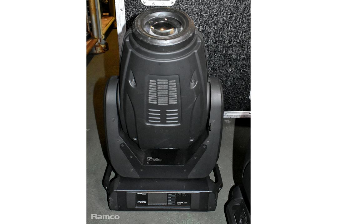 2x Robe Robin 600 spot lights (1x faulty shutter) in wheeled flight case - W 820 x D 590 x H 870mm - Image 6 of 11