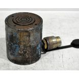 Hi-Force HLS201 hydraulic cylinder - 200 bar - 20 tonne capacity - W 90 x D 145 x H 100mm