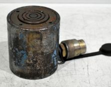 Hi-Force HLS201 hydraulic cylinder - 200 bar - 20 tonne capacity - W 90 x D 145 x H 100mm