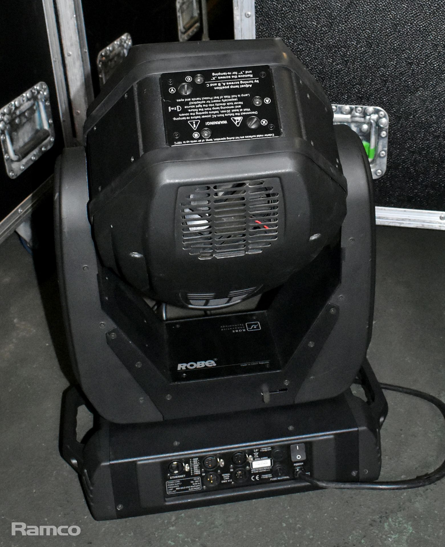 2x Robe Robin 600 spot lights (1x faulty lens) in wheeled flight case - W 820 x D 590 x H 870mm - Image 7 of 12