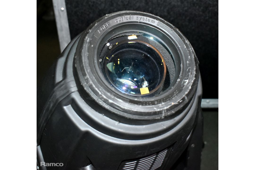 2x Robe Robin 600 spot lights in wheeled flight case - W 820 x D 590 x H 870mm - Image 8 of 13