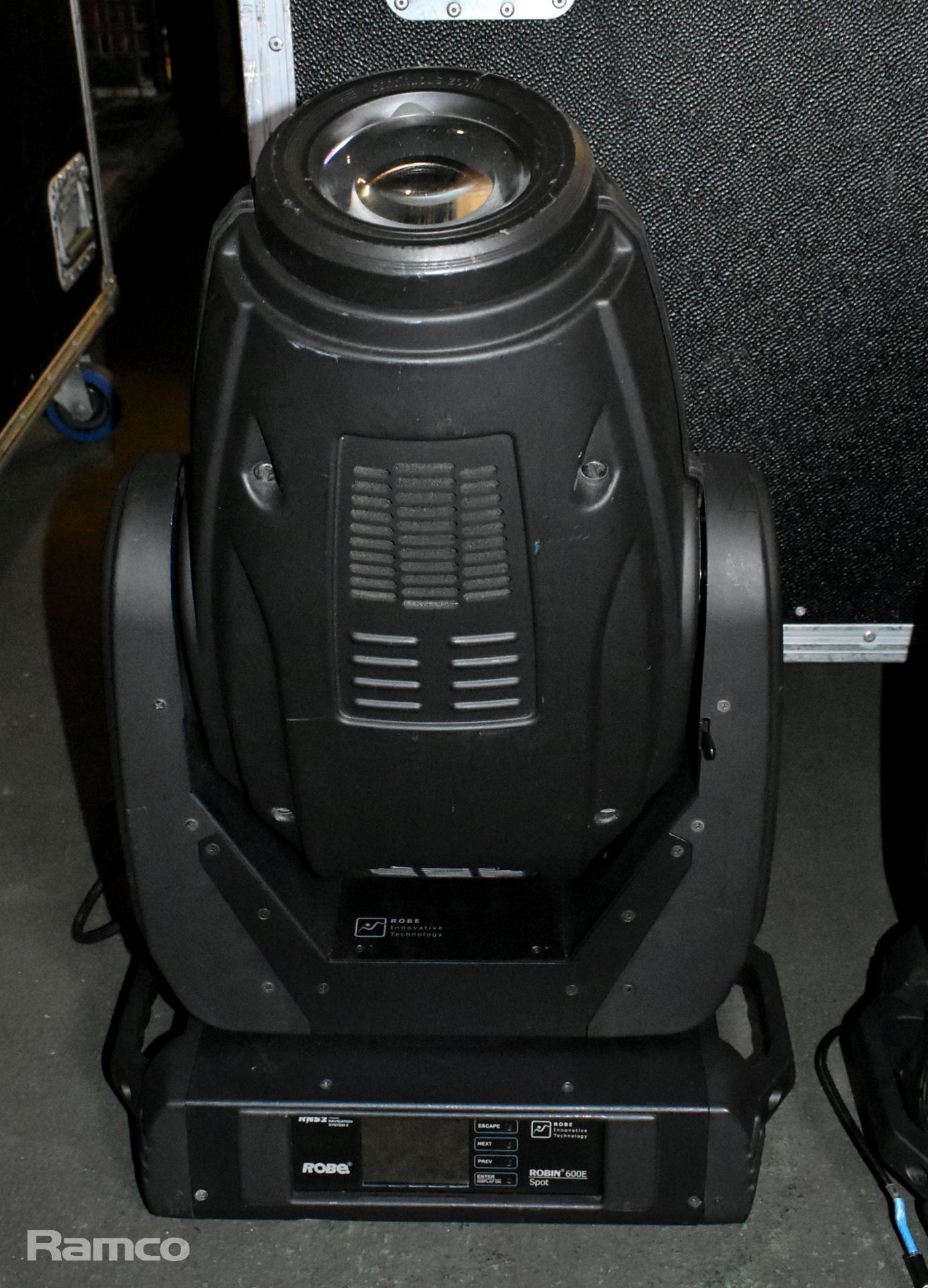 2x Robe Robin 600 spot lights (1x faulty lens) in wheeled flight case - W 820 x D 590 x H 870mm - Image 6 of 12