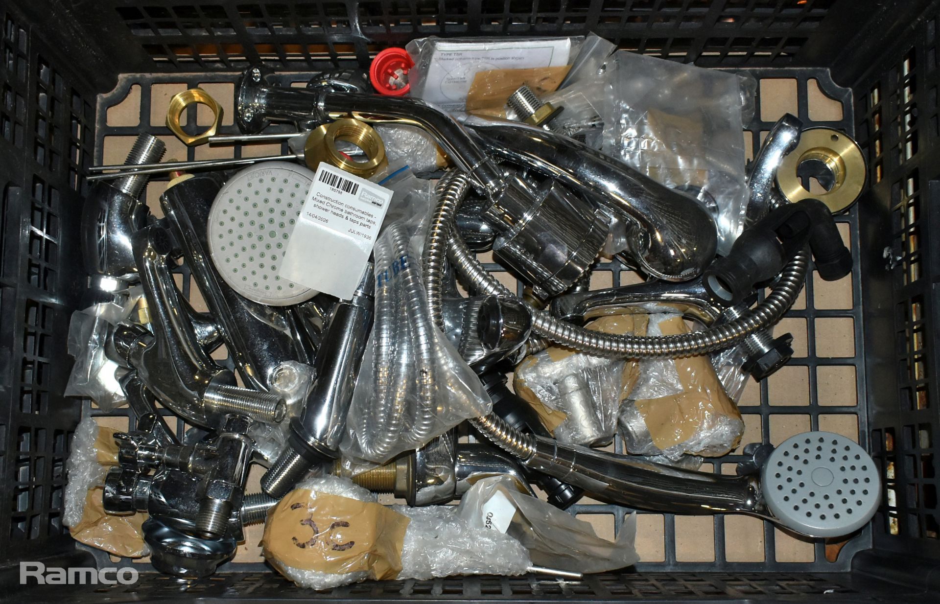 Mixed size quick connect braided hoses, Mixed copper pipe connectors & much more - see desc. - Image 4 of 15