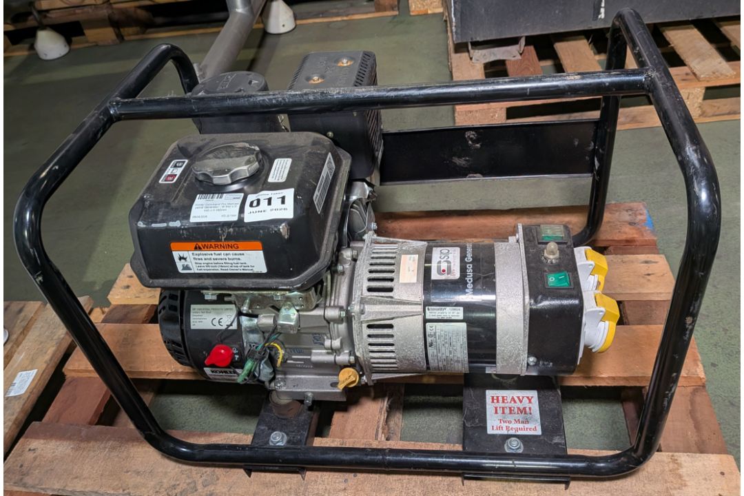 Kohler Command Pro Medusa petrol generator - W 640 x D 440 x H 460mm - Image 1 of 8