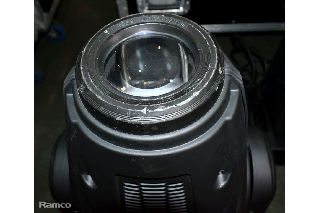 2x Robe Robin 600 spot lights in wheeled flight case - W 820 x D 590 x H 870mm - Image 6 of 12