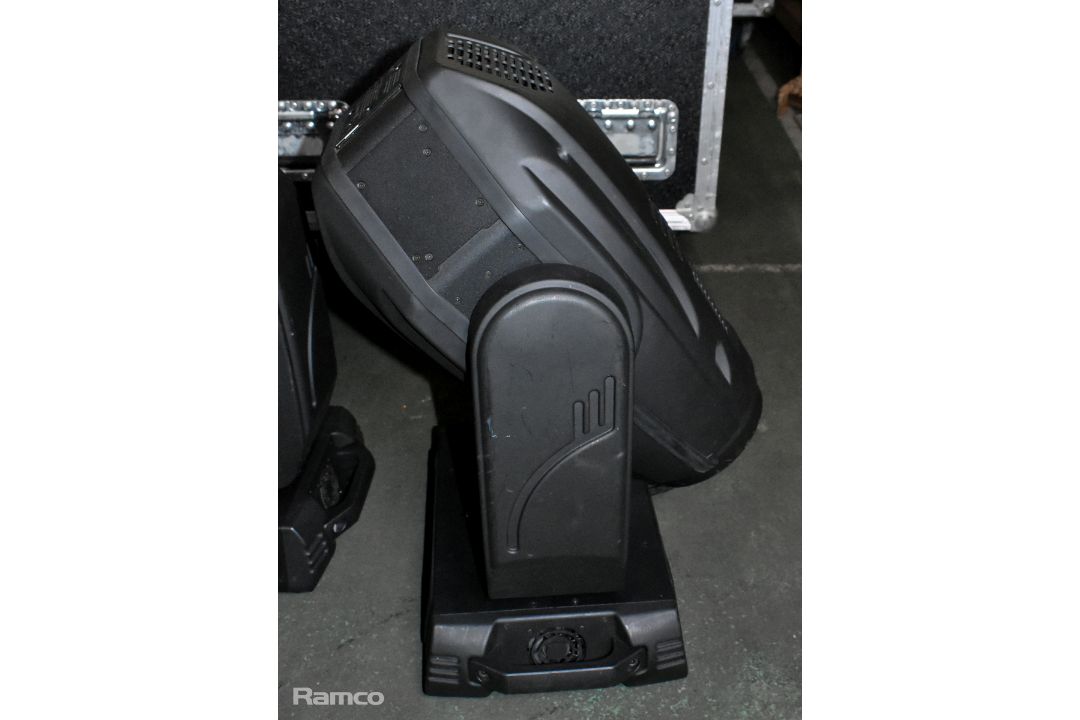 2x Robe Robin 600 spot lights in wheeled flight case - W 820 x D 590 x H 870mm - Image 4 of 12
