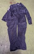 Various types of ex-military clothing - weight unknown - may require repair or be as spares
