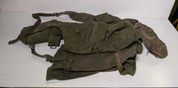 Various types of olive ex-military accessories - 10kg
