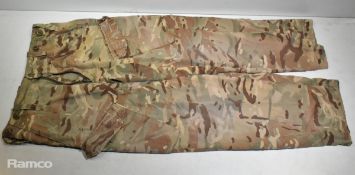 Various types of ex-military camo clothing - may include accessories - 207kg – may require repair