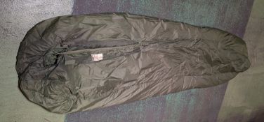 30x British Forces sleeping bags - defective - may have tear(s) or damaged zip